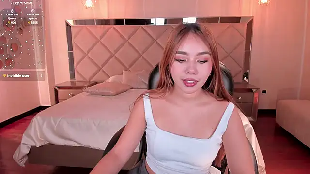 Snapshot of CarolineGraceX chatting on March 2025 10:54:02 AM CarolineGraceX online show from March 2025 10:54:02 AM