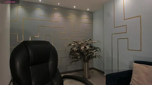 DonnaStonne online show from February 2025 05:50:01 PM