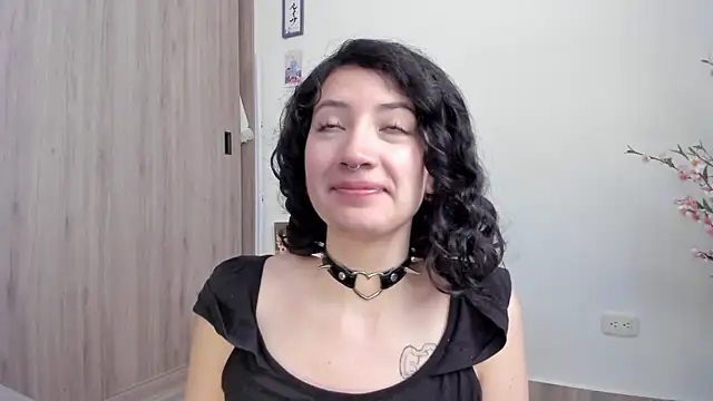 Snapshot of Tanya_WorldBondage chatting on December 2024 01:55:02 PM Tanya WorldBondage online show from December 2024 01:55:02 PM