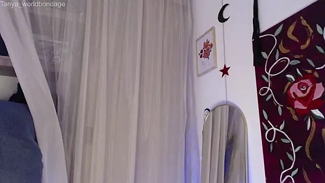 Snapshot of Tanya_WorldBondage chatting on September 2025 02:33:02 AM Tanya WorldBondage online show from September 2025 02:33:02 AM