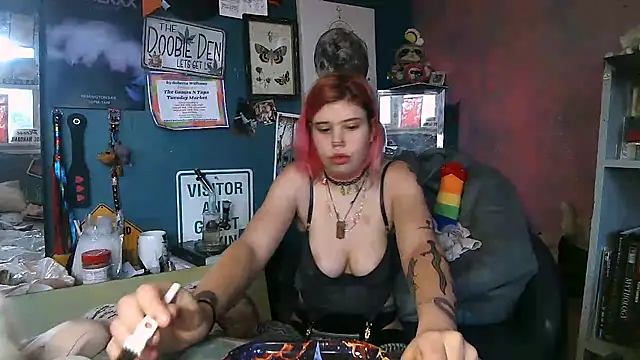 Snapshot of Esteem369 chatting on December 2024 04:55:02 PM Esteem369 online show from December 2024 04:55:02 PM