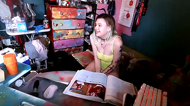 Snapshot of Esteem369 chatting on March 2025 05:27:01 PM Esteem369 online show from March 2025 05:27:01 PM