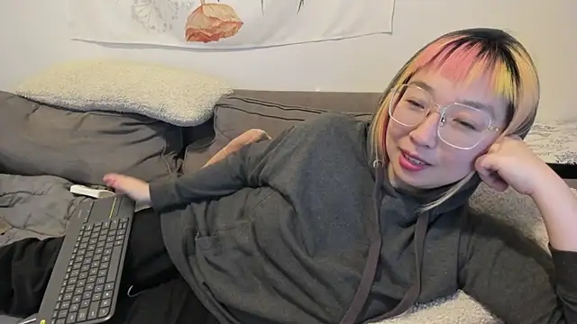 luxgray online show from December 2024 06:22:02 AM