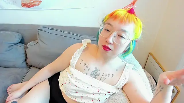 luxgray online show from March 2025 10:04:02 PM