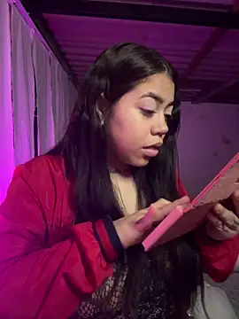 Snapshot of aliensexy chatting on December 2024 02:52:02 AM aliensexy online show from December 2024 02:52:02 AM