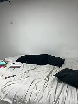 Snapshot of aliensexy chatting on March 2025 06:57:02 AM aliensexy online show from March 2025 06:57:02 AM