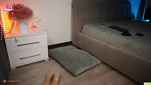 Healing Hottie online show from March 2025 07:49:02 PM