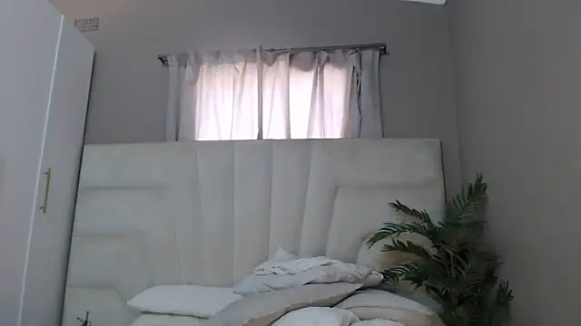 naughtyblackdolie online show from February 2025 03:19:01 PM