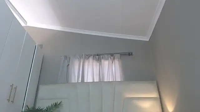 naughtyblackdolie online show from April 2026 09:18:01 AM