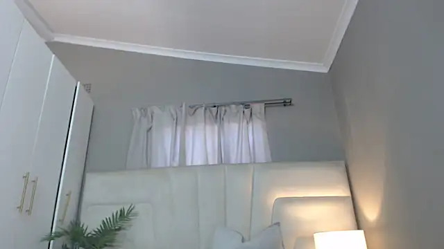 naughtyblackdolie online show from May 2026 11:27:01 AM