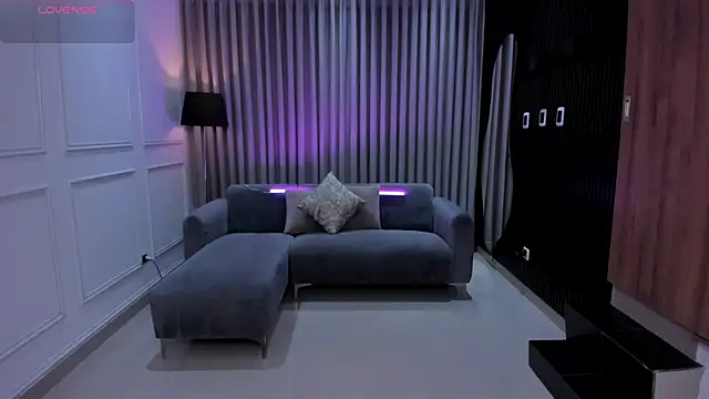 Anna parkker  online show from March 2025 11:09:02 AM