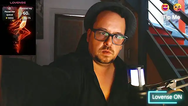 Snapshot of punky233 chatting on September 2025 02:06:02 PM punky233 online show from September 2025 02:06:02 PM