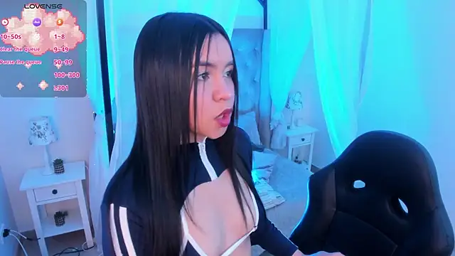 Hanna  Becker  online show from September 2025 03:39:01 AM