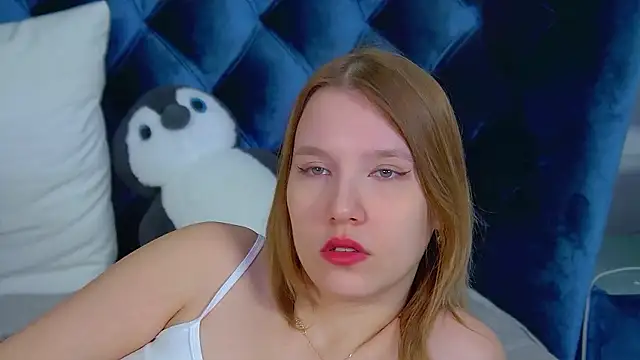 LiliLinn online show from March 2026 04:41:01 AM