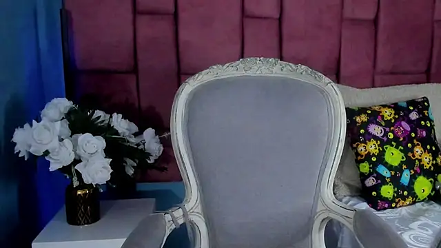 Snapshot of NinaInk chatting on January 2025 12:05:02 PM NinaInk online show from January 2025 12:05:02 PM