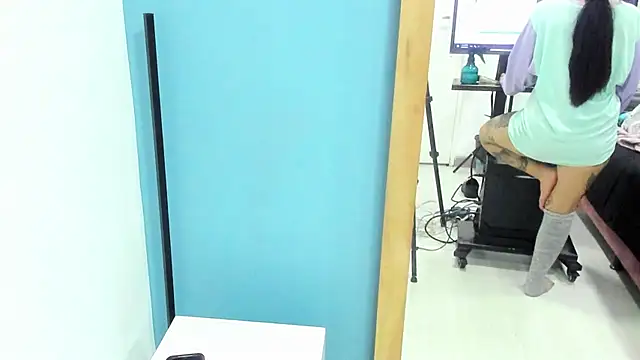 Snapshot of NinaInk chatting on February 2025 11:55:01 AM NinaInk online show from February 2025 11:55:01 AM