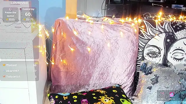 Snapshot of NinaInk chatting on February 2025 03:00:01 PM NinaInk online show from February 2025 03:00:01 PM