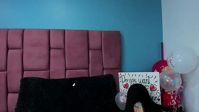 Snapshot of NinaInk chatting on February 2025 11:21:01 AM NinaInk online show from February 2025 11:21:01 AM