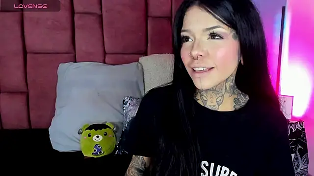 Snapshot of NinaInk chatting on February 2025 11:42:02 AM NinaInk online show from February 2025 11:42:02 AM