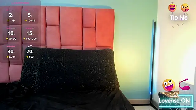 Snapshot of NinaInk chatting on March 2025 03:48:01 PM NinaInk online show from March 2025 03:48:01 PM