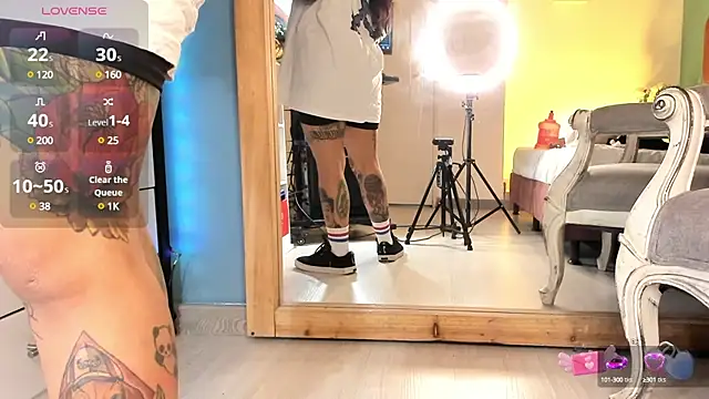 Snapshot of NinaInk chatting on March 2025 12:13:01 PM NinaInk online show from March 2025 12:13:01 PM