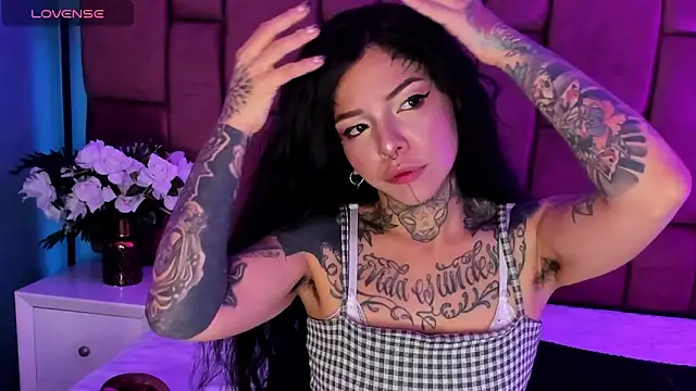 Snapshot of NinaInk chatting on March 2025 11:52:01 AM NinaInk online show from March 2025 11:52:01 AM