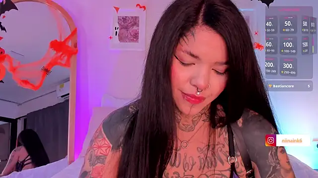 Snapshot of NinaInk chatting on October 2025 12:04:02 PM NinaInk online show from October 2025 12:04:02 PM