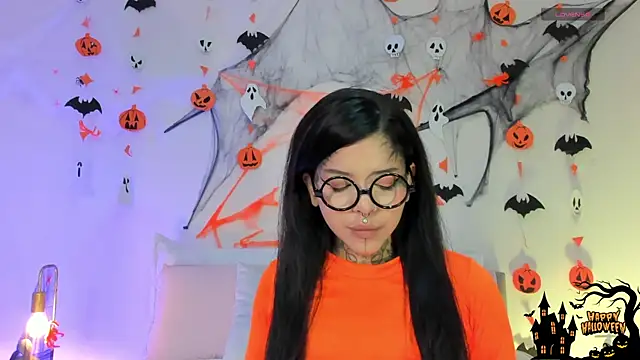 Snapshot of NinaInk chatting on October 2025 11:36:01 AM NinaInk online show from October 2025 11:36:01 AM