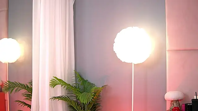 Snapshot of AlmaLuv chatting on January 2026 04:51:01 AM AlmaLuv online show from January 2026 04:51:01 AM