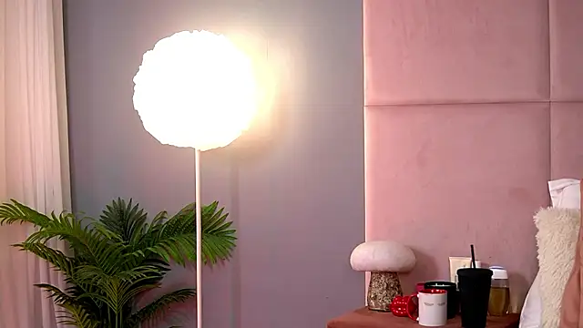 Snapshot of AlmaLuv chatting on February 2026 04:41:02 AM AlmaLuv online show from February 2026 04:41:02 AM