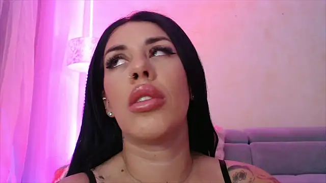 LaylaCruzRose online show from May 2026 05:05:02 AM