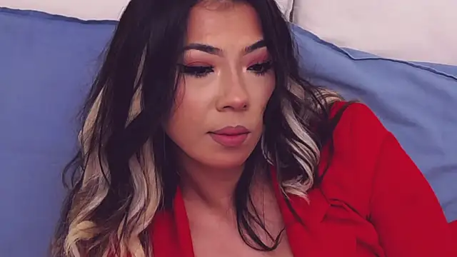 Snapshot of KiaraDevlynn chatting on December 2024 07:32:02 PM KiaraDevlynn online show from December 2024 07:32:02 PM