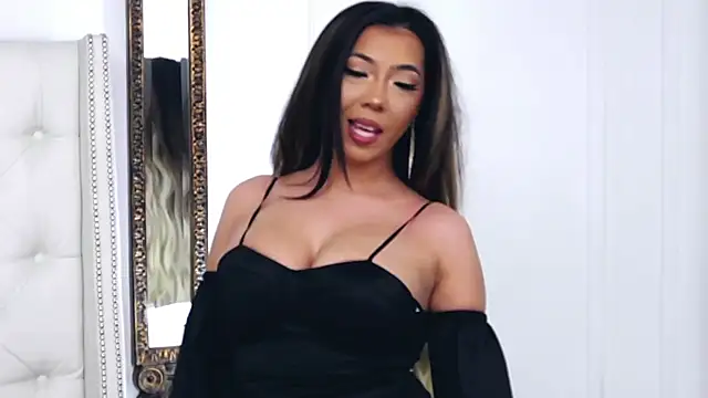 Snapshot of KiaraDevlynn chatting on January 2025 07:13:02 PM KiaraDevlynn online show from January 2025 07:13:02 PM