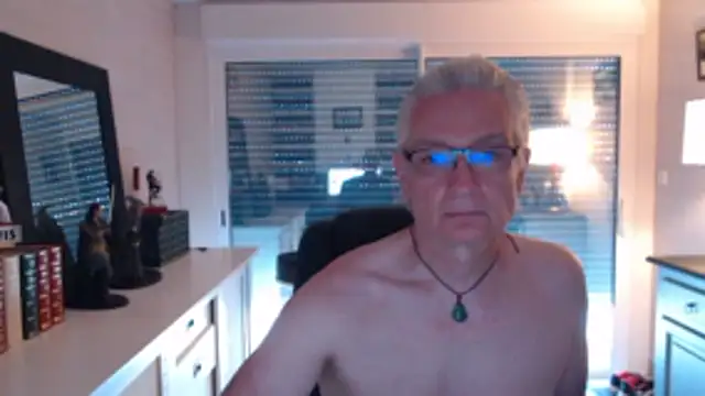 Goduleur69 online show from May 2026 03:31:01 PM