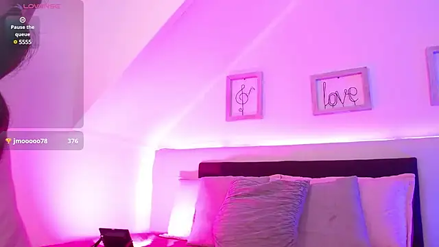 Tifanny grey online show from March 2025 11:01:02 PM