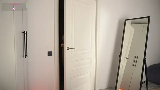 GlamourNova online show from October 2025 08:40:02 PM