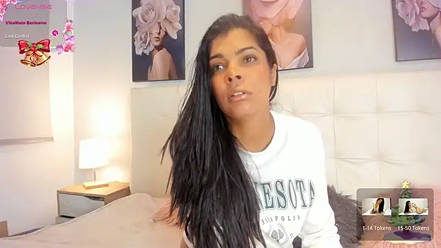 Snapshot of Sweetdreamses_ chatting on December 2024 03:26:01 PM Sweetdreamses online show from December 2024 03:26:01 PM