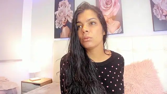 Snapshot of Sweetdreamses_ chatting on February 2025 12:22:02 PM Sweetdreamses online show from February 2025 12:22:02 PM