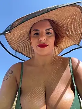 Selvaggia official83 online show from February 2026 11:53:01 AM