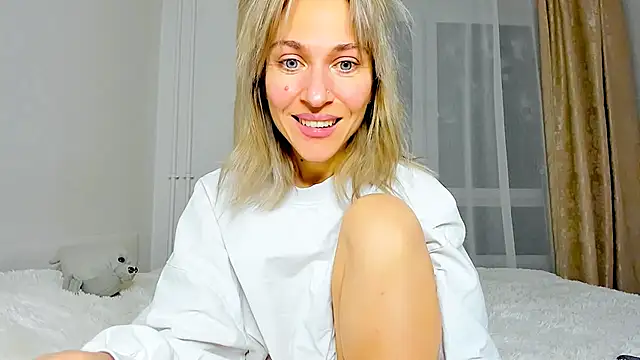 Mona Cruz online show from February 2025 08:09:01 PM