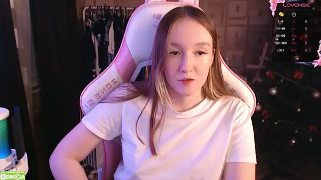 MoonlishSiren online show from January 2025 09:51:02 PM