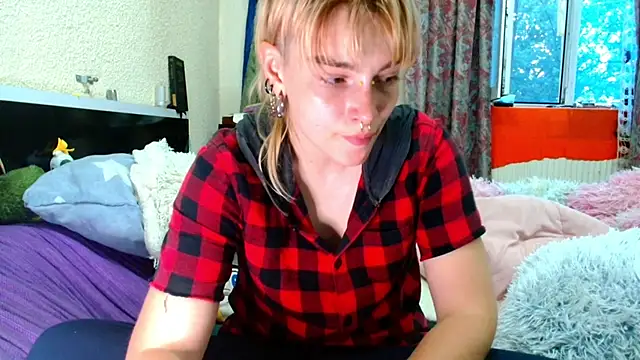 Sophie Bell online show from May 2026 05:32:02 PM