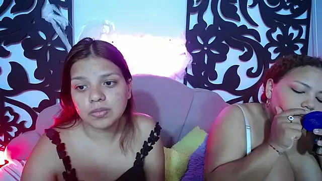 Snapshot of your_little_naughty1 chatting on November 2025 02:33:01 AM your little naughty1 online show from November 2025 02:33:01 AM