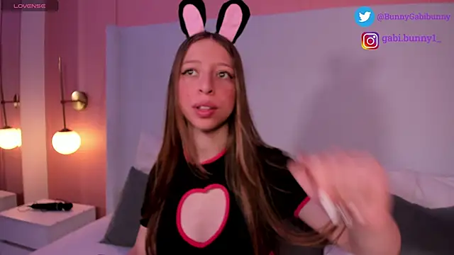 gabi bunny online show from February 2025 05:04:02 PM