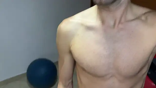 aquilesmade online show from December 2024 11:29:02 PM