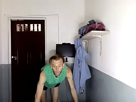 aquilesmade online show from November 2025 03:01:01 PM