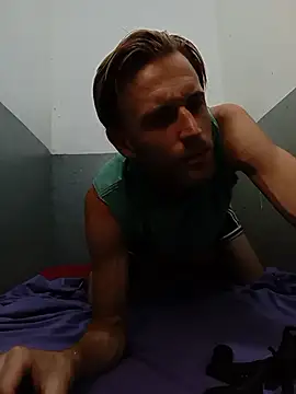 aquilesmade online show from November 2025 03:10:02 PM