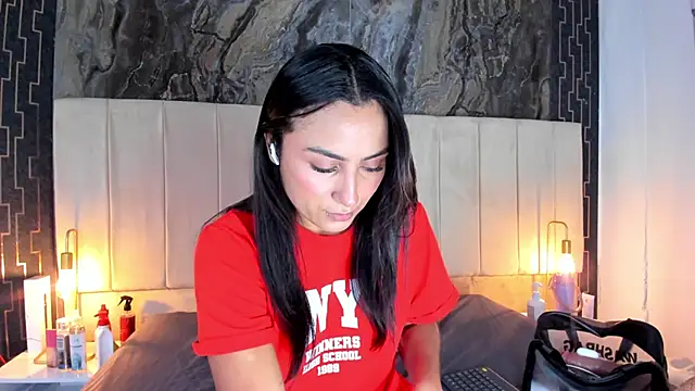 lia sofiia online show from December 2025 09:29:02 AM