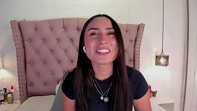 lia sofiia online show from May 2026 09:35:01 AM