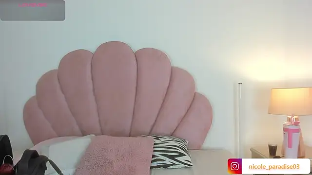 Nicole Paradise online show from July 2026 02:01:01 PM